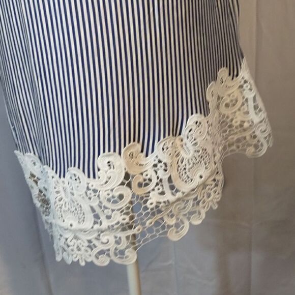 Cha Cha Vente Striped Asymmetrical Top - Picture 3 of 9